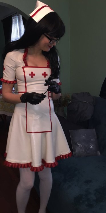 theglover:  nurseineedhelp:  Cute nurse.  I’m really digging this particular uniform compared to all