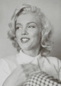  Marilyn Monroe photographed by John Vachon,