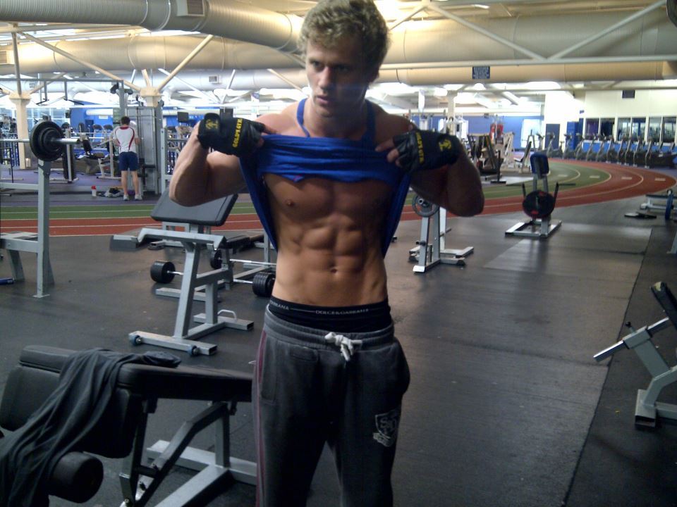 bobojb101:  Fitness Hotty Simon George….More posts of this blond hunk to come…