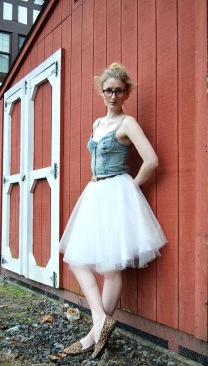 DIY Anthropologie Karinska Tulle Skirt | Bowties &amp; BaublesSome people might think a tulle sk