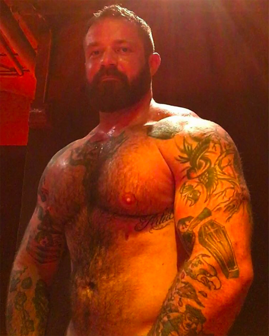 suburbanslattern:  bigredatl:  So very handsome  Drop dead gorgeous.