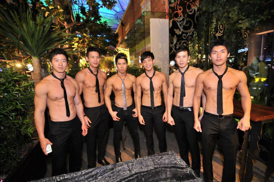 I like the 1st and third guy (from the right)&hellip; =)