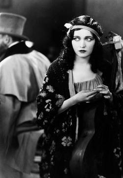 Pola Negrihttps://Painted-Face.com/