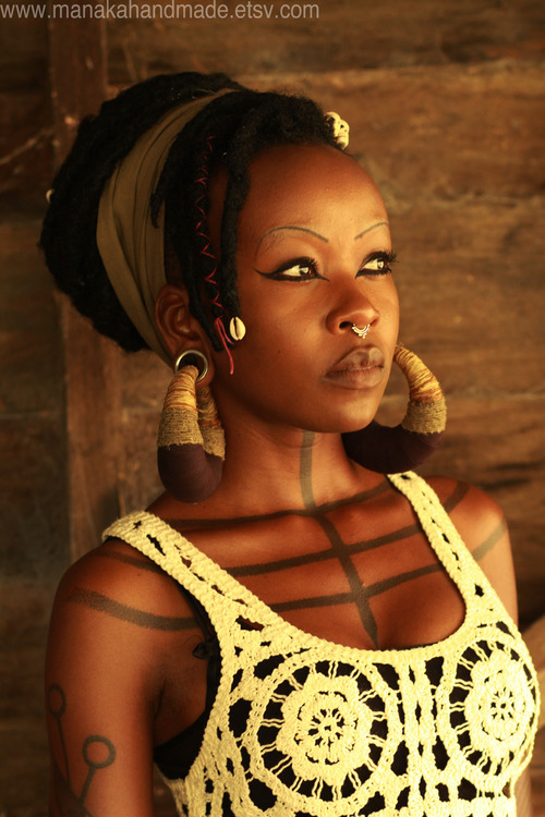 18-15n-77-30w:  studioafrica:  GOOD MORNING :) MANAKA and her handmade goodies. 