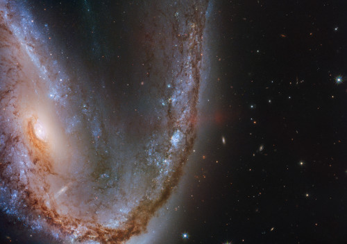 galaxythreads1:Hubble Hooks a Supernova Host Galaxy via NASA ift.tt/3giJ4zK