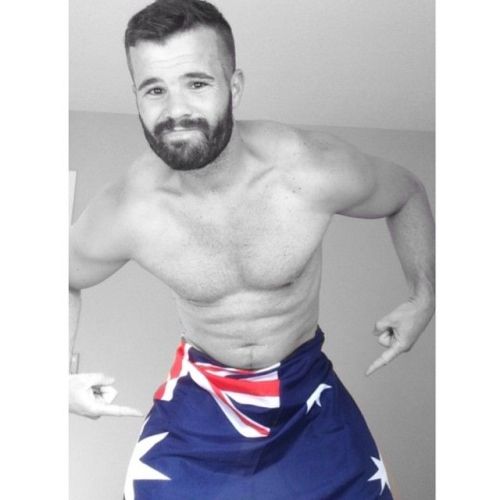 fitmenalert:  83. Simon Dunn - BobsleighSimon is an Australian athlete who competes in the bobsleigh. In 2014, he came out as a gay mna.  I wanna see his ass and cock