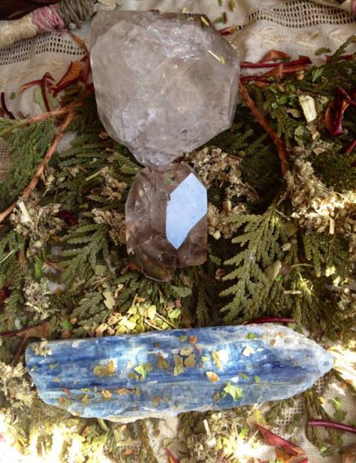 Spell-of-the-moment for Second Sight and Psychic Development: Herkimers, Kyanite, Cedar, Mugwort, Ap