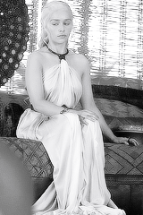 asoiaf/got meme » two outfits [2/2] » daenerys targaryen