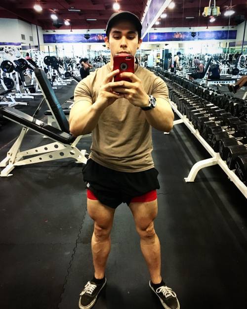 lifeisfitness:  Can’t wait until these chunks of meat are lean. Gonna start hitting legs twice a week and rather than follow a generic split, I’ll be working on my weak areas 💪🏼     #legday #npc #npcphysique #fitfam #fitspo #labradaclassic #july2016