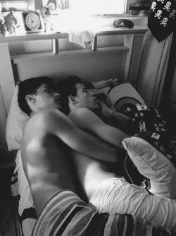 chelseabanker:  The beauty of two men sleeping body to body  Disgusting