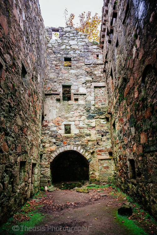 scotianostra: Castle Lachlan  Castle Lachlan, dating from around 1314 was destroyed by fire in 