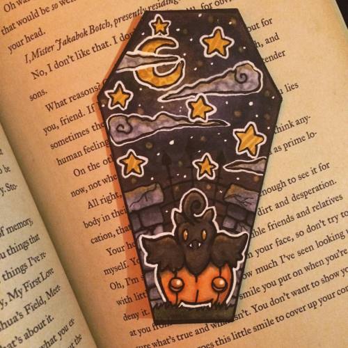 I finally finished this little bookmark ^^#pokemon #pumpkaboo #books #bookmark