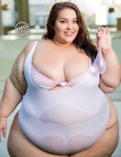 Come cool off with me!!   Boberry.BigCuties.com!