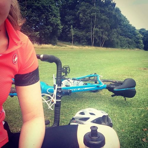 crossgram:  Working on my thsuper cool tan lines #sexytanlines #bike #cycling #roundhayparklake #cyc