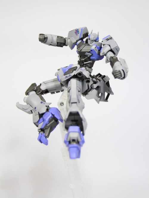 ani-plamo:  1/144 HGUC Sinanju  THE ARBITER Customby dorklord  