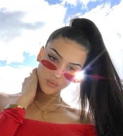 https://69.media.tumblr.com/475e654414c60e9610f2424703217382/tumblr_paabict1Xc1upnlx3o1_500.jpg
