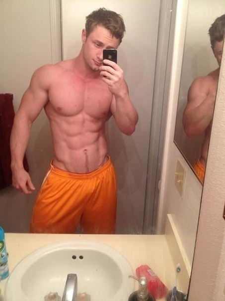 jockdays:  Thick cocks and hung studs http://jockdays.tumblr.com/