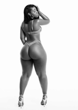 Mrsthyck69:  Quetime01:  All This Ass!👀👅  😍