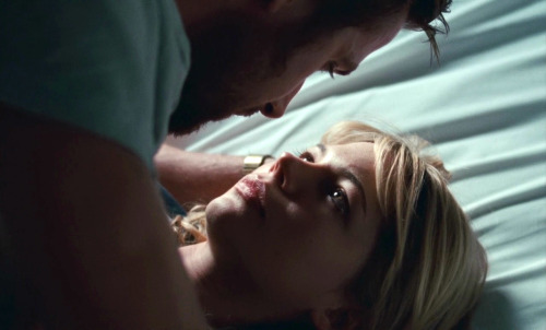 sexual-feelings:  georgeorwells: ‘Maybe I’ve seen too many movies, you know, love at first sight. What do you think about love at first sight? You think you can love somebody just by looking at them?’   blue valentine