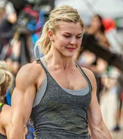 onlyfitgirls:  Brooke Ence by @dbthump photography in the Regionals 