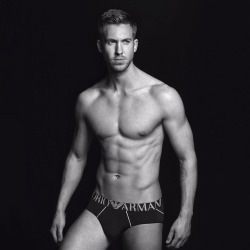 amazingmalenudity:Calvin Harris