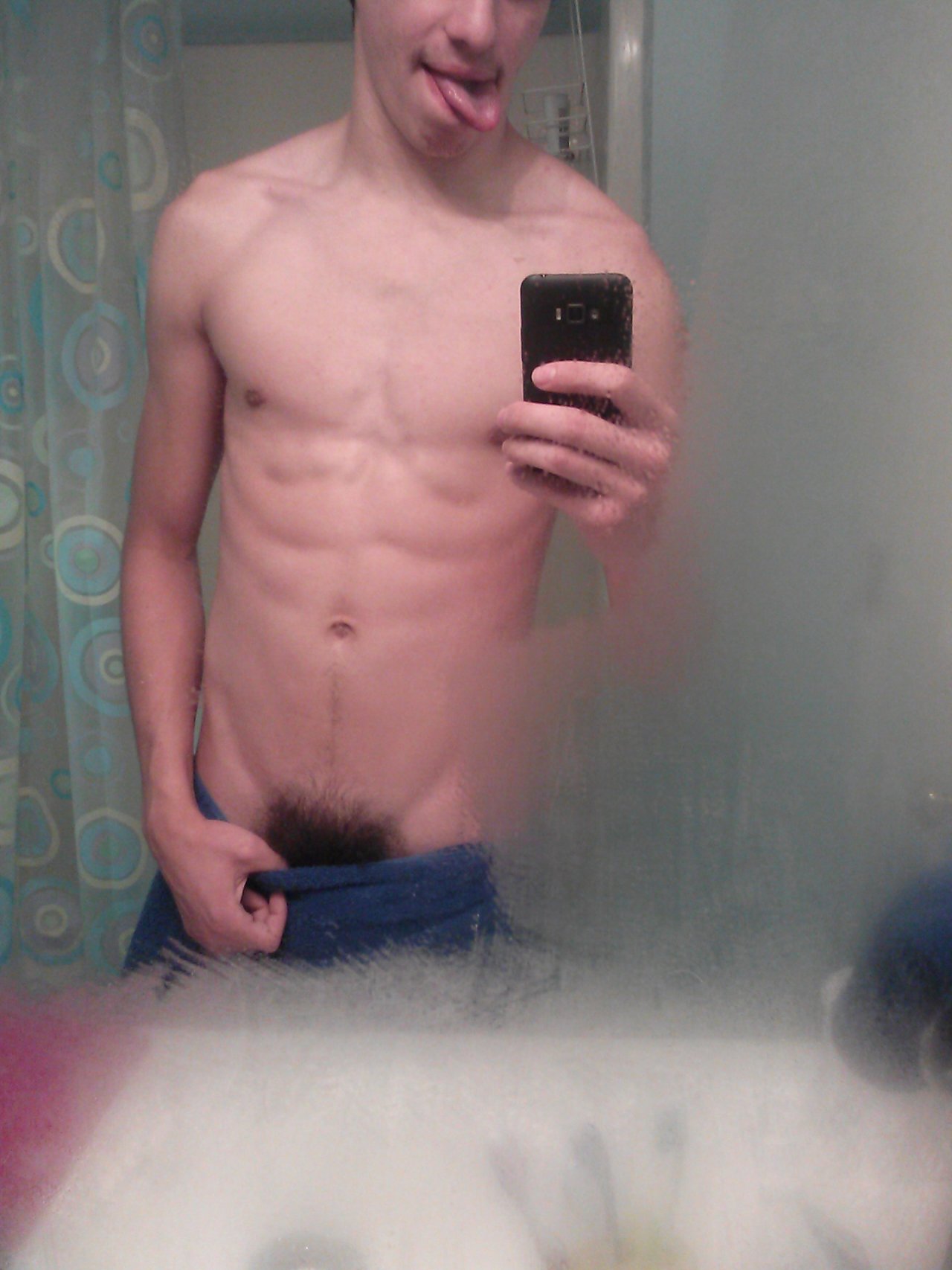 str8guysgonewild:  More Ethan…dang wish he wasn’t into that shaved cock phase:(
