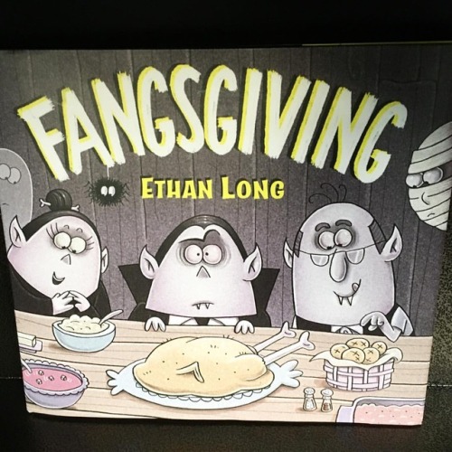 happy fangsgiving! ‍♀️ — #thanksgiving #thanksgiving2018 #turkeygenocideday #gobblegobbleday #turkey