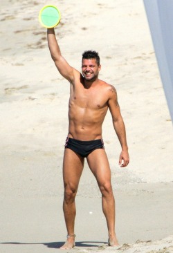 Newkongunbound:  Ricky Martin 