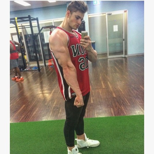lumbrjax:  Instagram user @carltonloth http://ift.tt/1ODiVI3