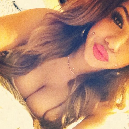baddiewitthacurls:  http://baddiewitthacurls.tumblr.com/ ♥ † 