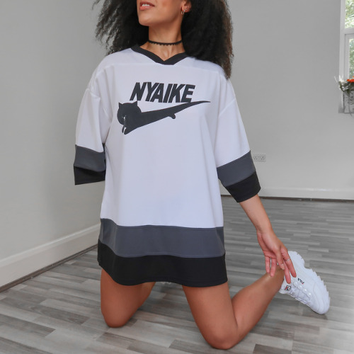 Code: JPNNYK // £32 // for all you crazy cat lovers, a monochrome scale playful Nike oversized top 