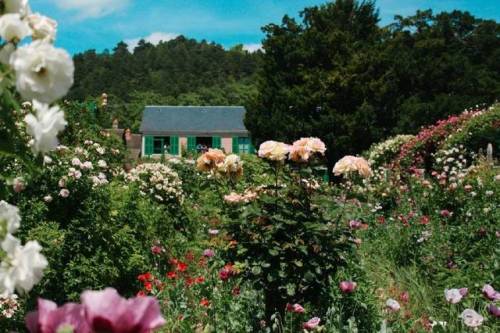  Monet’s home in his later yearsFrench town Giverny 