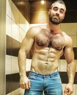 Follow my two hairy men blogs:http://sambrcln.tumblr.comhttp://hairysex.tumblr.com