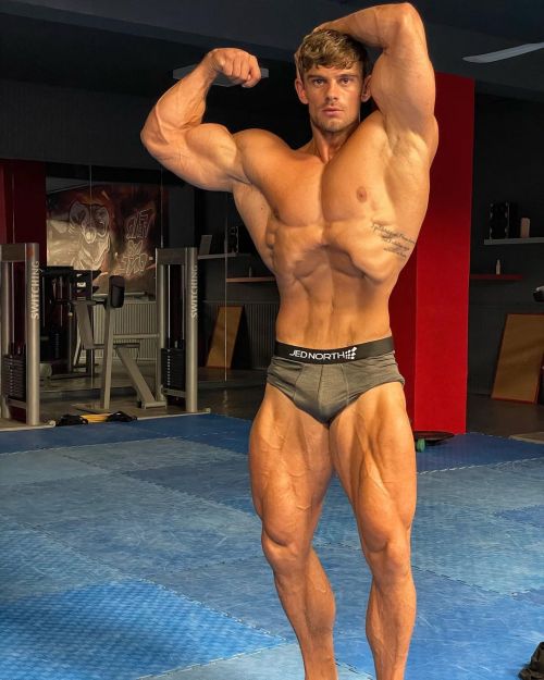 Porn Pics musclecomposition:Bodybuilder, Toby Richards