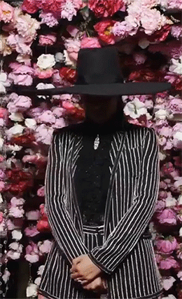 femmequeens:  Beyoncé in Givenchy Haute Couture @ The 2016 CFDA Fashion Awards 