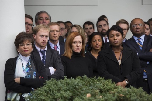 skibreaux:sixpenceee:White house staff watching Obama welcome Donald Trump as president. This speaks