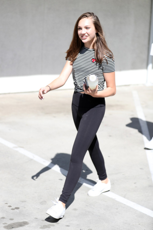 Maddie Ziegler spotted outside of Duff&rsquo;s Cake Mix in West Hollywood, California on Septemb
