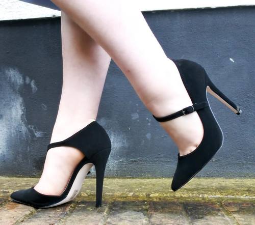 These @asos heels Check out how I style them over on sophiabonbelle.com #asos #asseenonme #fblogger 