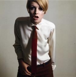 the60sbazaar:  Twiggy for Paris Vogue 