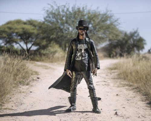 camillabech: gahdamnpunk: Can you imagine the heat?? Badass af  How could you forget all the cool heavy metal ladies!? The metal scene of Botswana is NOT just a boys club 