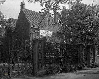 The Loeb home in Chicago in 1949 Catholic Orphanage #leopold and loeb #ellisave#chicago#richardloeb
