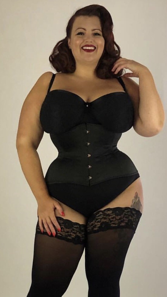bbworship:   FullerFiguerFullerBust 