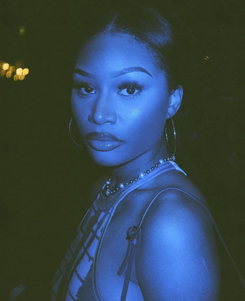 Black, Brown & Blue Captured By Sola