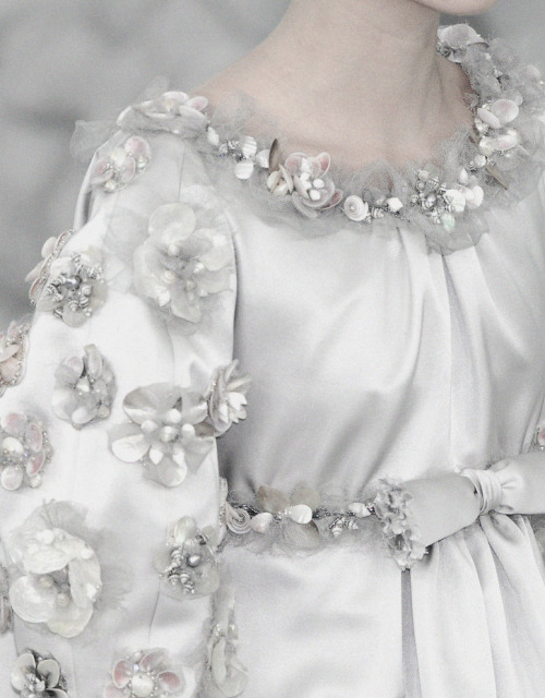 deprincessed:Flower dress detail of Chanel Couture S/S 2008