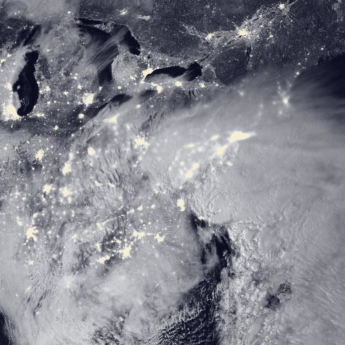 An image from Suomi NPP shows the Eastern United States covered with snow and lit by a blizzard. #sp