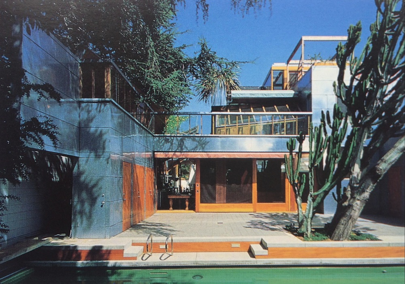 stephanievenerande:  Fatal alliance between metal and wood. Frank Gehry’s residence.