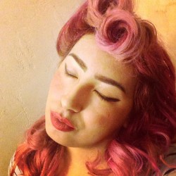 getwiththe40s:  Another pic. #retro #vintage #1940s #pinup #pinupgirl #beauty #selfie #victorycurls #style #swirl by skipplee http://ift.tt/1ArCzVv