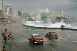 unrar:    The Malecon, Havana’s seashore drive, Cuba, 1998, David Alan Harvey. 