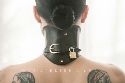 mosatelier:  MOS-Atelier: Locking Leather Neck Corset. Hand Sewn, Hand Dyed, Molded Equine Leather with Solid Brass Findings. 