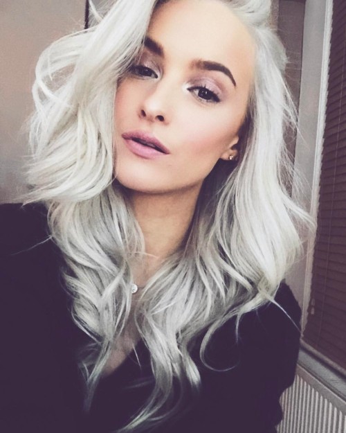 inthefrow:
“✨ Off out for a night in with my favourite girls, with fresh new hair by the wonderful @hannahgaboardihair with @lorealhair 👸🏼😍Snapchat always got the best filtersssss 📸 Sorry if you’ve seen this twice 🙈🙈 http://ift.tt/2jGNILY
”